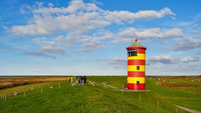 Pilsumer_Leuchtturm_2010-10_CN-I