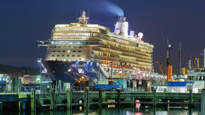 cruise-ship-1396681_1280