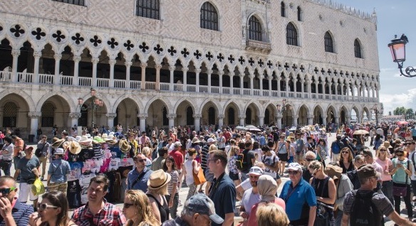 venice559851940p