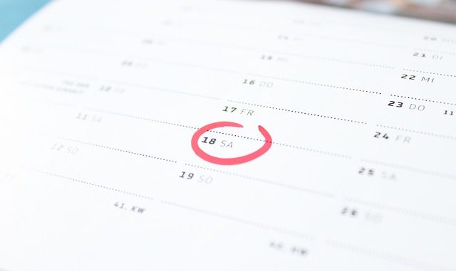 Wochenend Feiertag Wochenend Feiertag