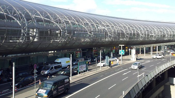 H-Bahn_Düsseldorf_Flughafen_Terminal