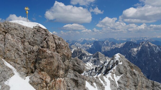 mountains-2745129_1280